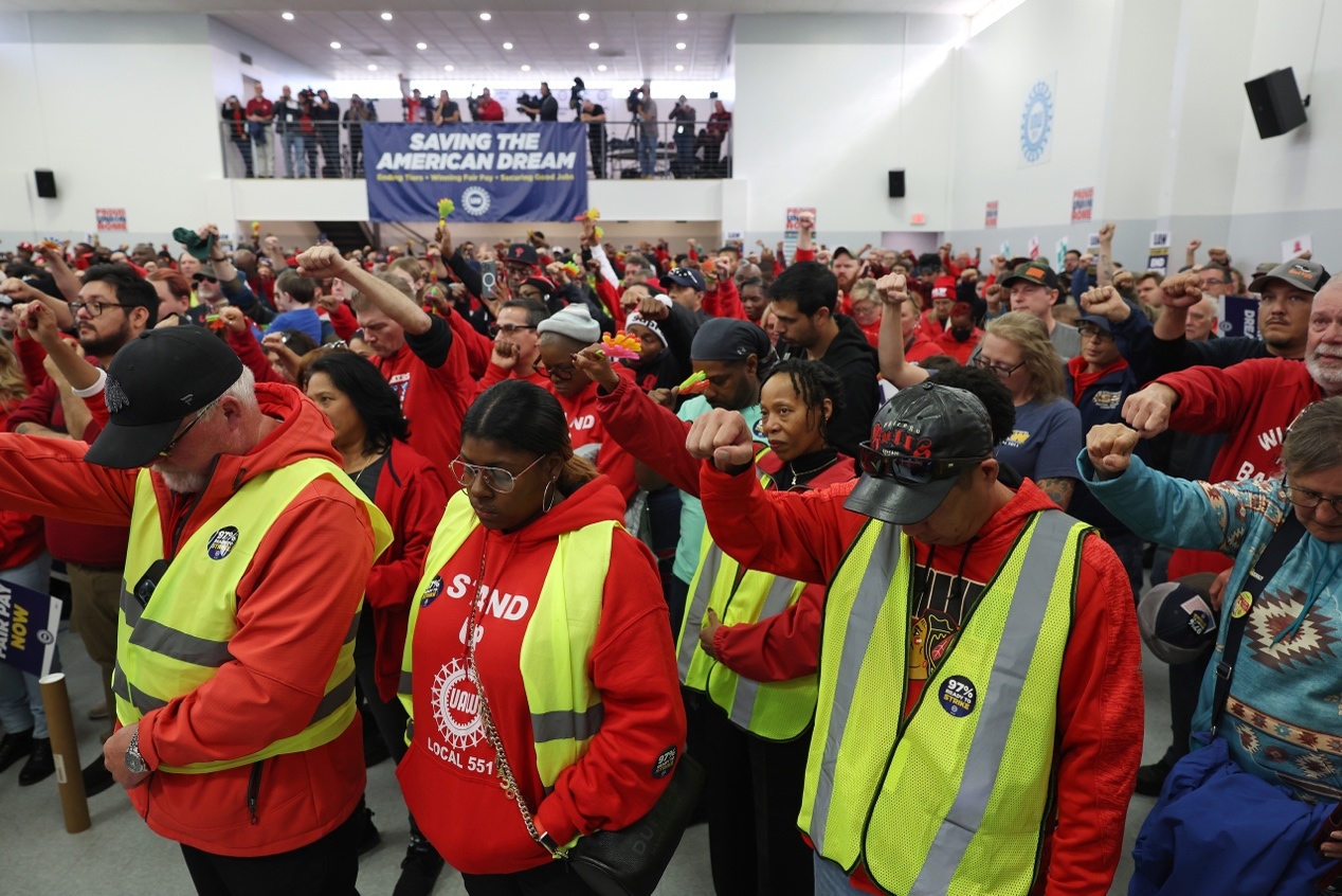 美国汽车工人罢工行动升级  福特8700名工人加入