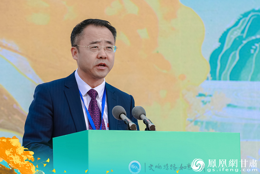 金塔县委书记李炯芳说，金塔县人文厚重、风光秀丽。甘肃省文旅厅供图