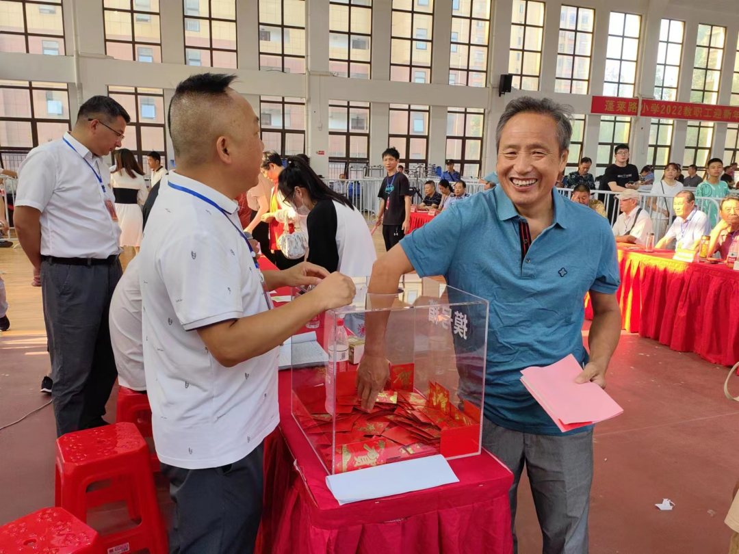 （新港雅苑A区安置点分房现场 肥西经开区 供图）