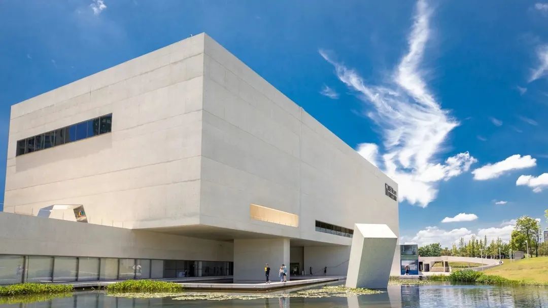 建筑里的新区这些地标建筑拍了拍你