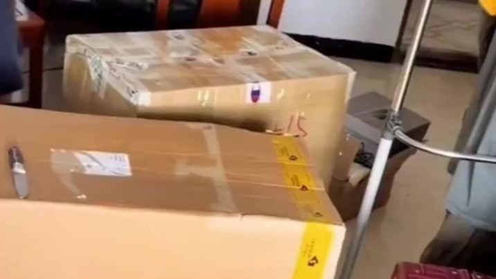 女子怀孕5个月被房东知道后退租，租客：说借死不借生，赔了一个月违约金