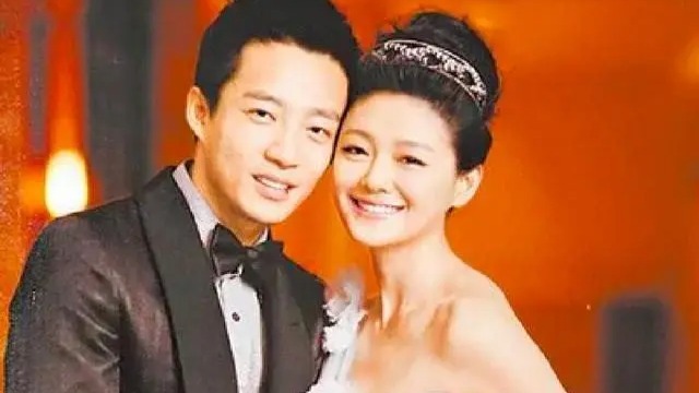 凤凰早报|以色列音乐节遭袭至少260人死亡;官方通报村干部不雅视频事件