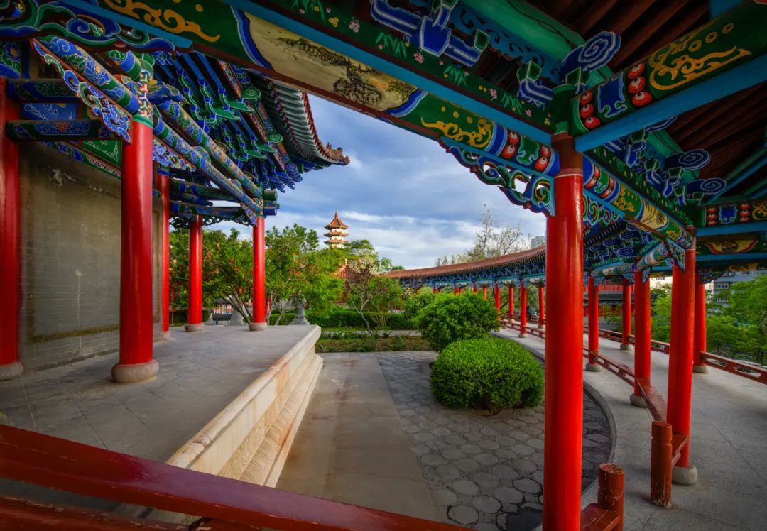 ▲吴庆云　金鱼公园大殿套廊