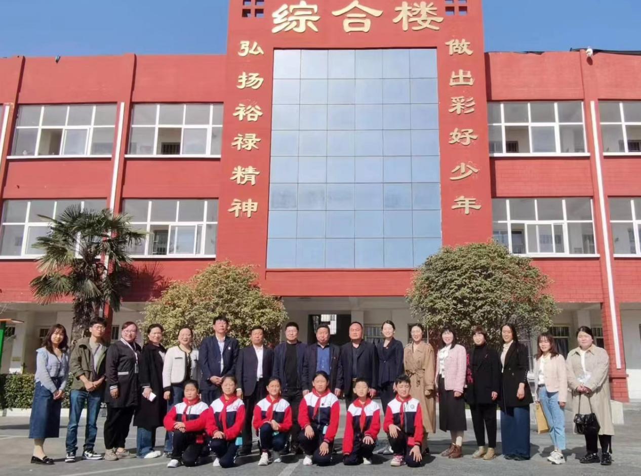 学校与兰考县裕禄小学建立校校合作