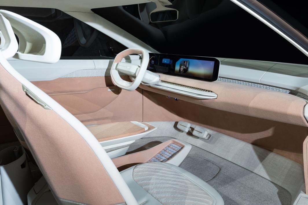 发布EV5及两款概念车  起亚要做“电动汽车普及者”