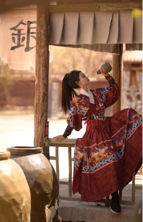 （来源：敦煌古城）