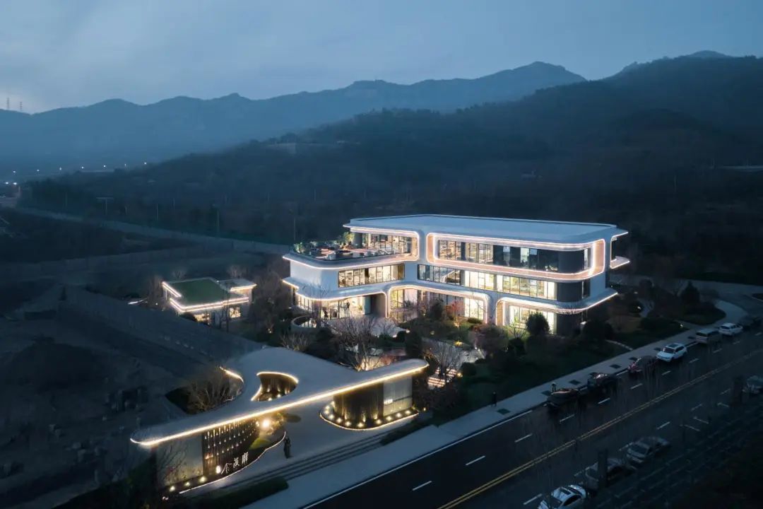 （世园&middot;金茂府营销中心实景图）