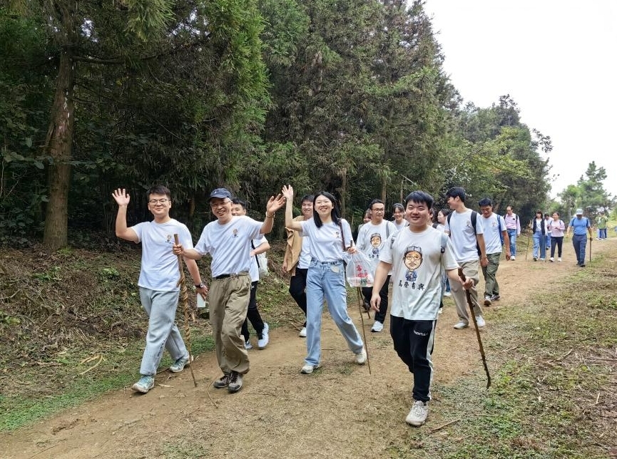 江西师范大学马克思主义学院探索研究生思想政治教育新形式