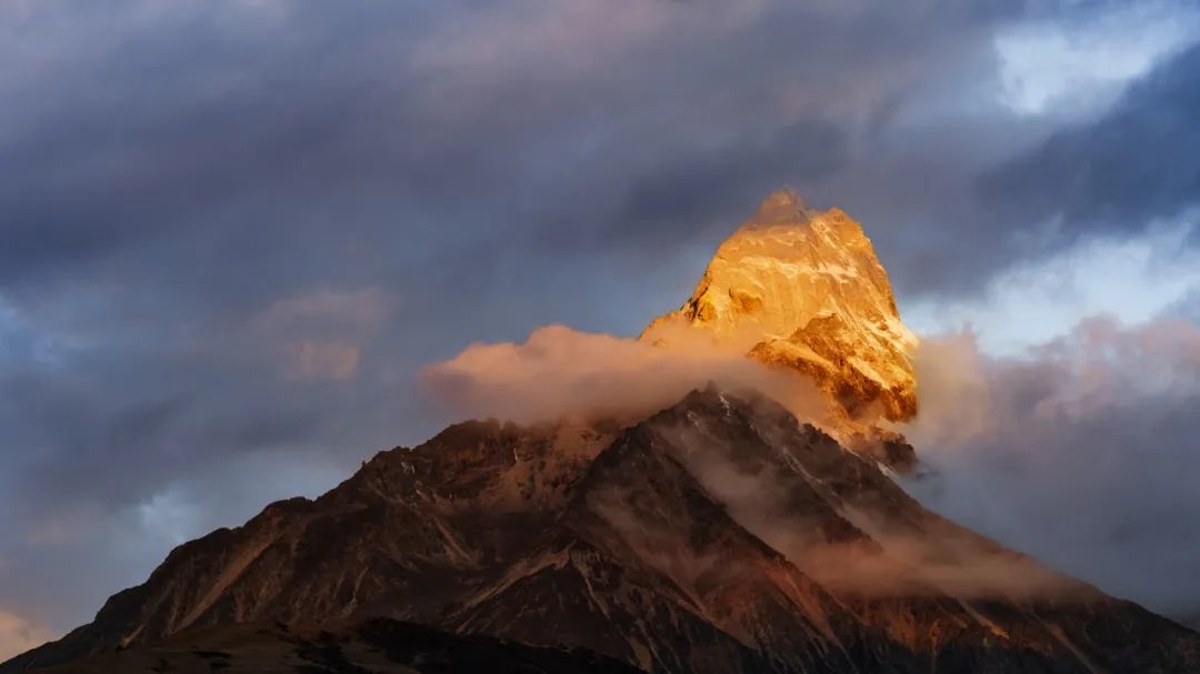 ▲格聂克麦隆神山