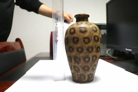 江西德兴：惊现南宋时期珍贵文物吉州窑铜钱纹梅瓶