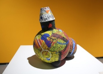 “瓷的旅程---2023景德镇国际陶瓷艺术双年展”特别展在景德镇陶瓷大学开幕凤凰网江西_凤凰网