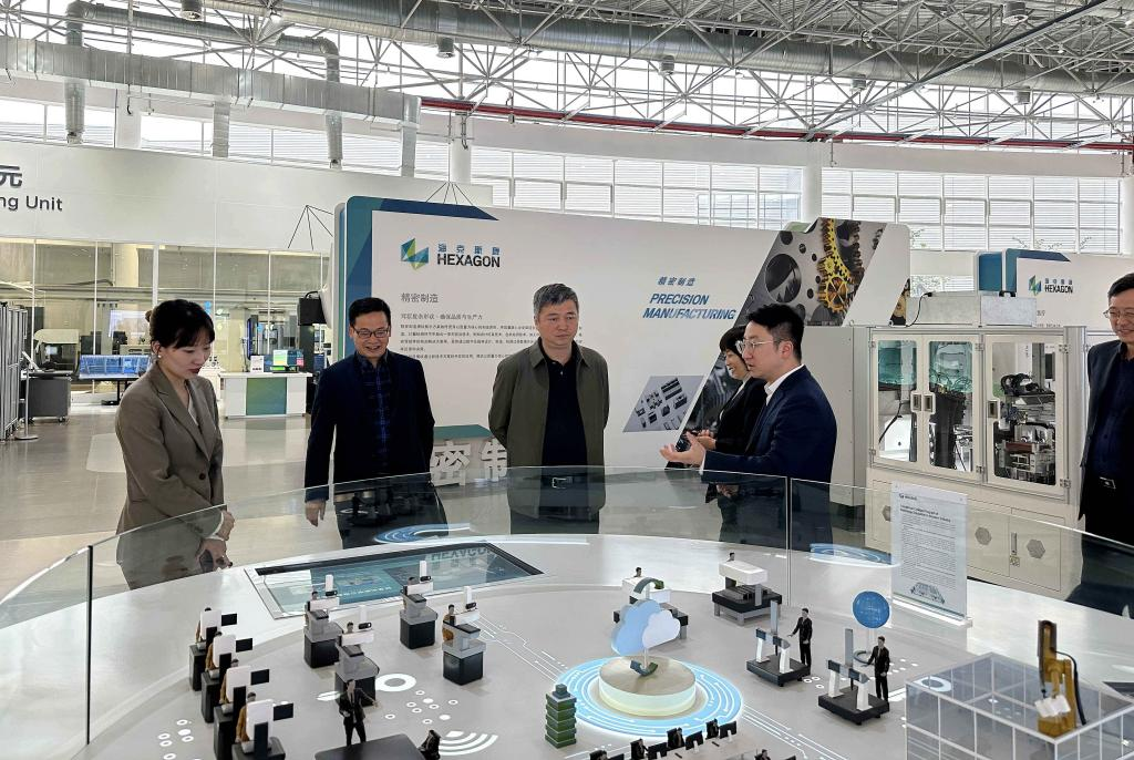 九江职业技术学院党委书记胡永红带队赴企业调研走访