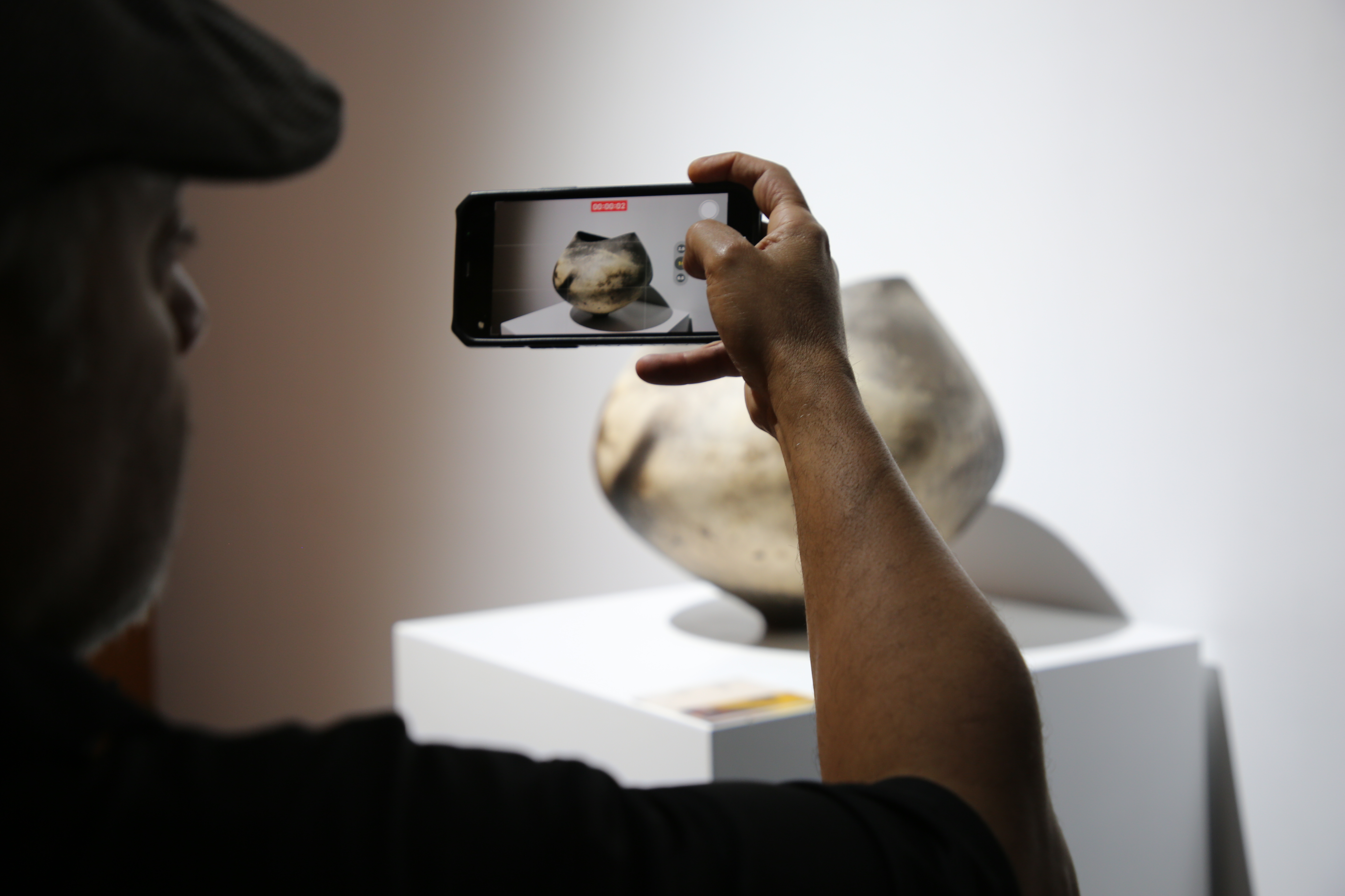 "瓷的旅程---2023景德镇国际陶瓷艺术双年展"特别展在景德镇陶瓷大学