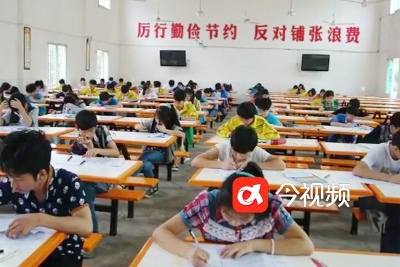 学生在考试（资料图）