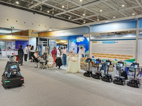 青岛职业技术学院展区精彩亮相第60届中国高等教育博览会