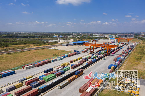 南昌向塘国际陆港,货物进出有序。江西日报全媒体记者 吴文兵摄