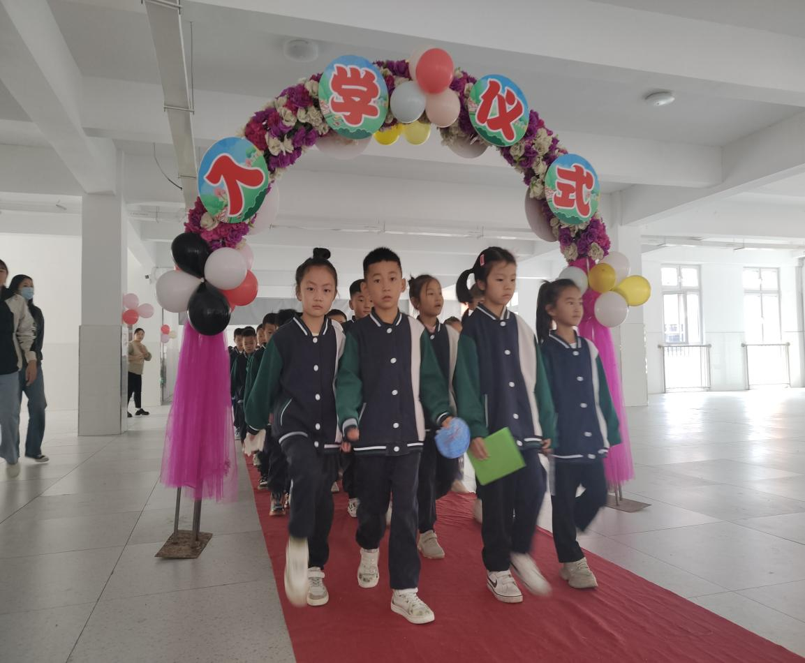 萌娃报道！沛县敬安镇中心小学一年级新生入学如期而至