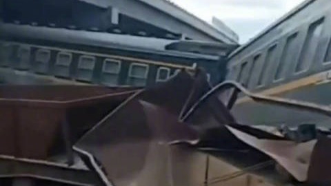 实拍K5133次列车脱轨现场