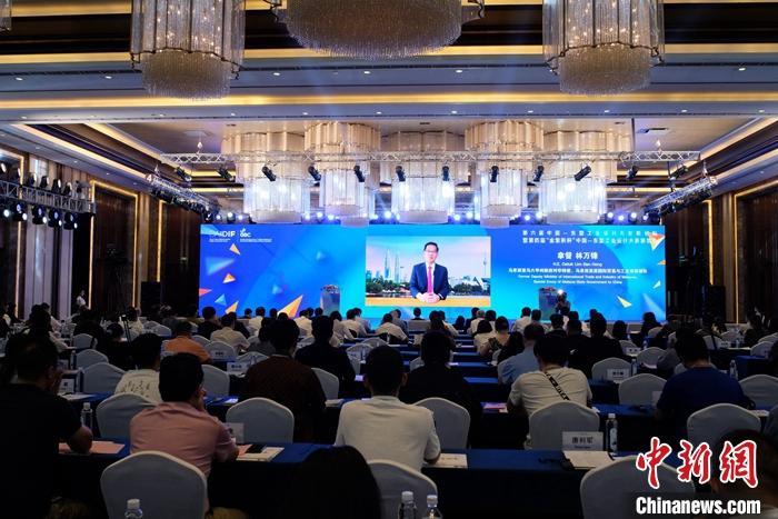 10月18日,第六届中国—东盟工业设计与创新论坛在广西柳州举行。图为论坛现场。 中新社记者 刘俊聪 摄