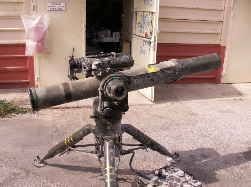 2006年，被以色列军队缴获的真主党“陶”式反坦克导弹。