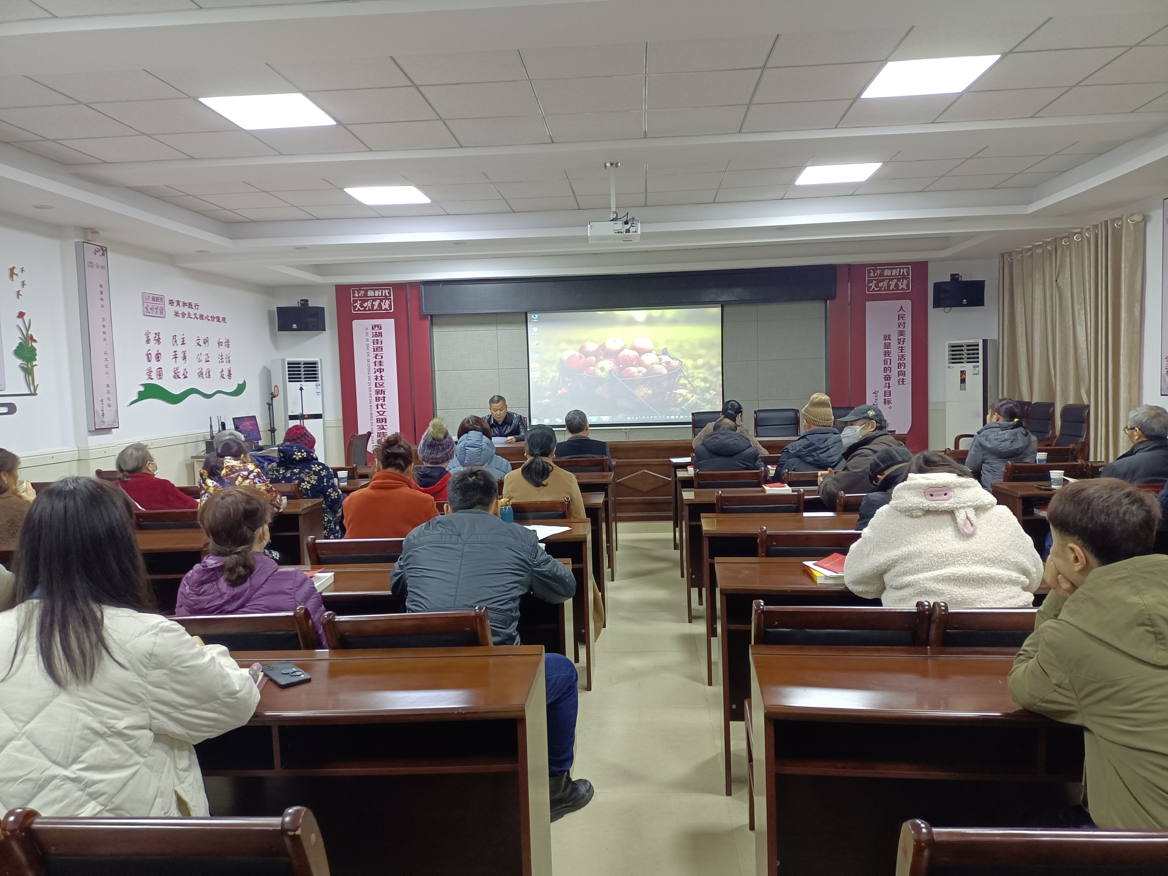 召开居民议事会商讨改造具体事宜