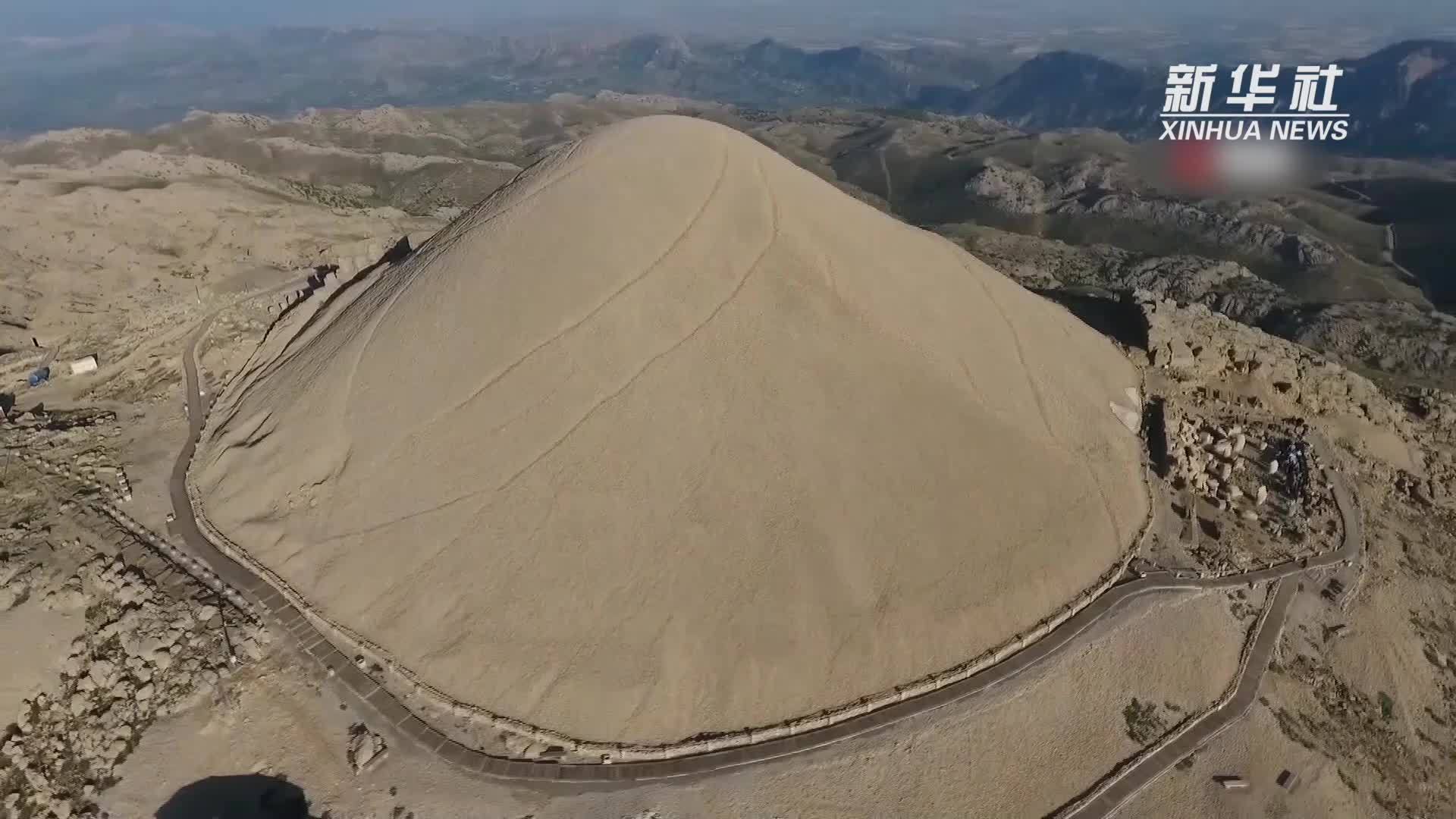 土耳其专家用纳米石灰成功修复内姆鲁特山遗址雕像裂缝