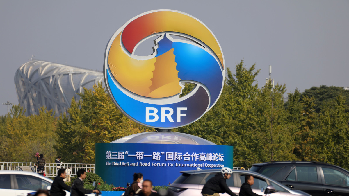 纷乱时局中的明灯——北京举行一带一路国际合作高峰论坛_凤凰网视频