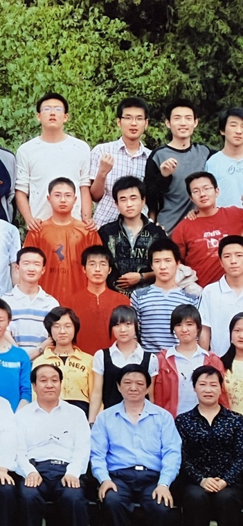 唐胜杰毕业照（穿黑衣服）(26771133)-20231025234110.jpg