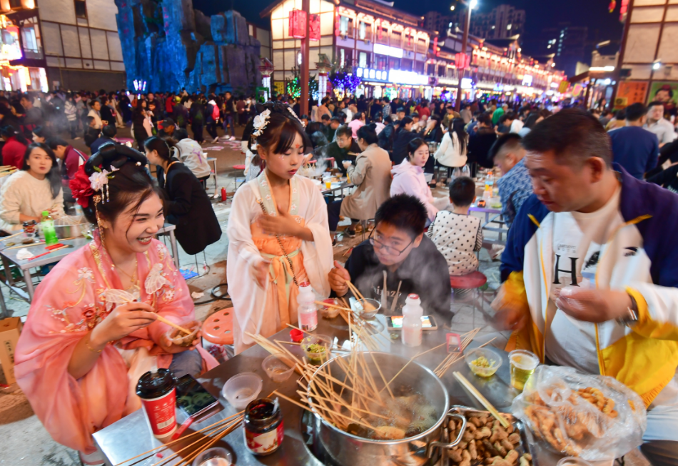 夏邑：三节临门 串串出彩