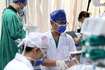 《入目叁分》|全国五一劳动奖章获得者叶小群：坚守从医学初心，全力守护生命