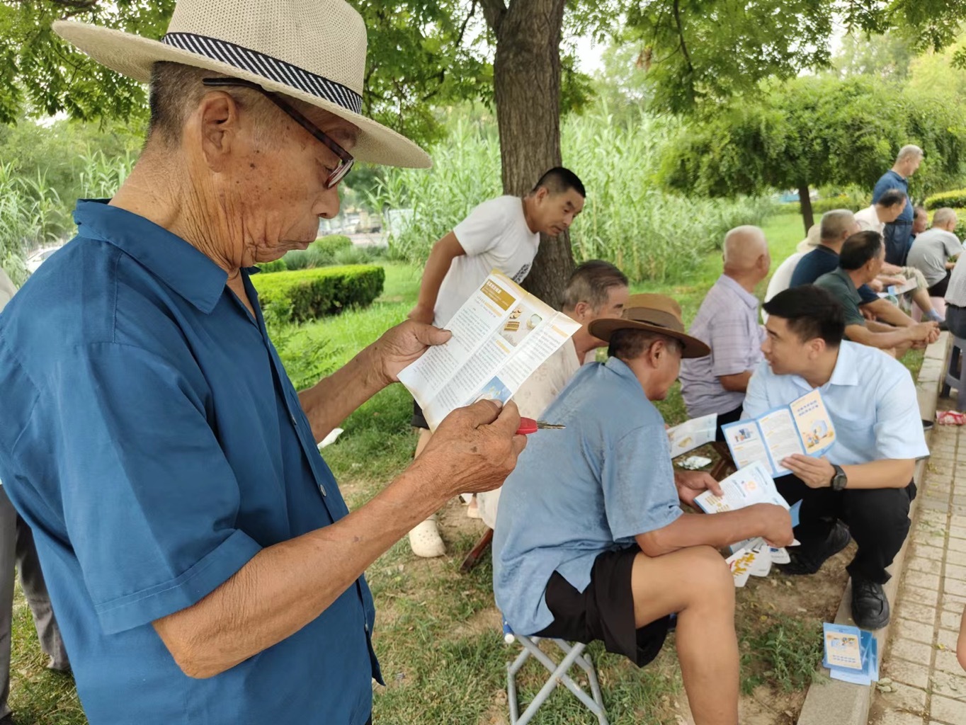 建行山东省分行带着“五心”积极开展“五进入”金融知识教育宣传活动