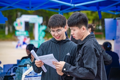 学生选择心仪的企业