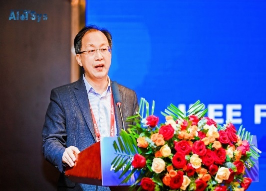 程基伟代表西北工业大学对各位领导和嘉宾的到来表示欢迎,他表示,西