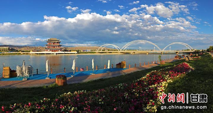 嘉峪关讨赖河生态景区　毛富　摄