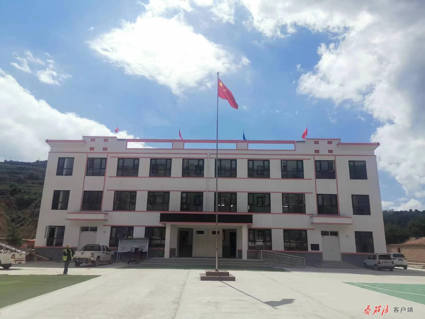 看，那里绿树成荫环境优美！原来是庄浪美丽乡村