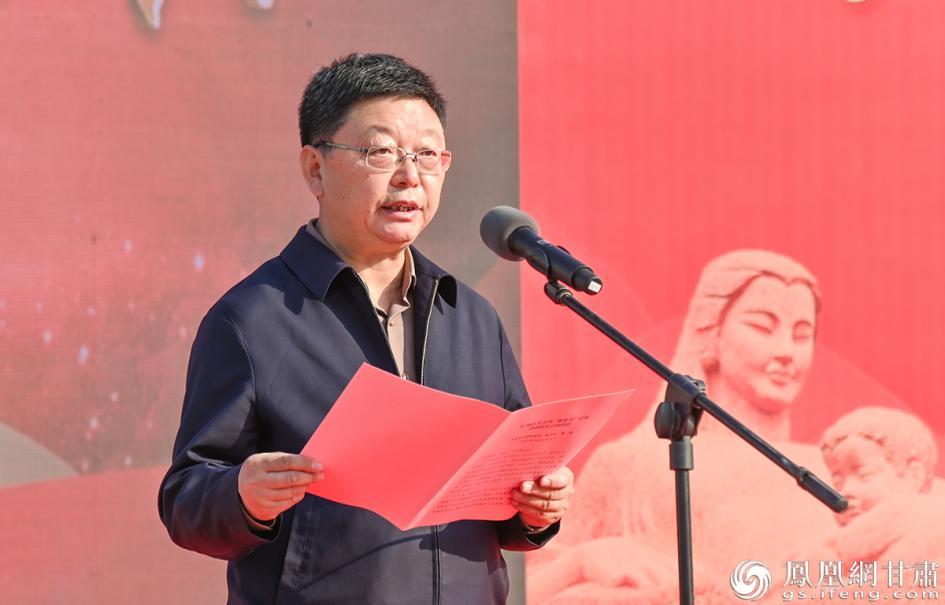 甘肃省民政厅党组成员、副厅长蔡强表示,社会各界应携手共创养老事业和养老产业协同发展的美好未来。