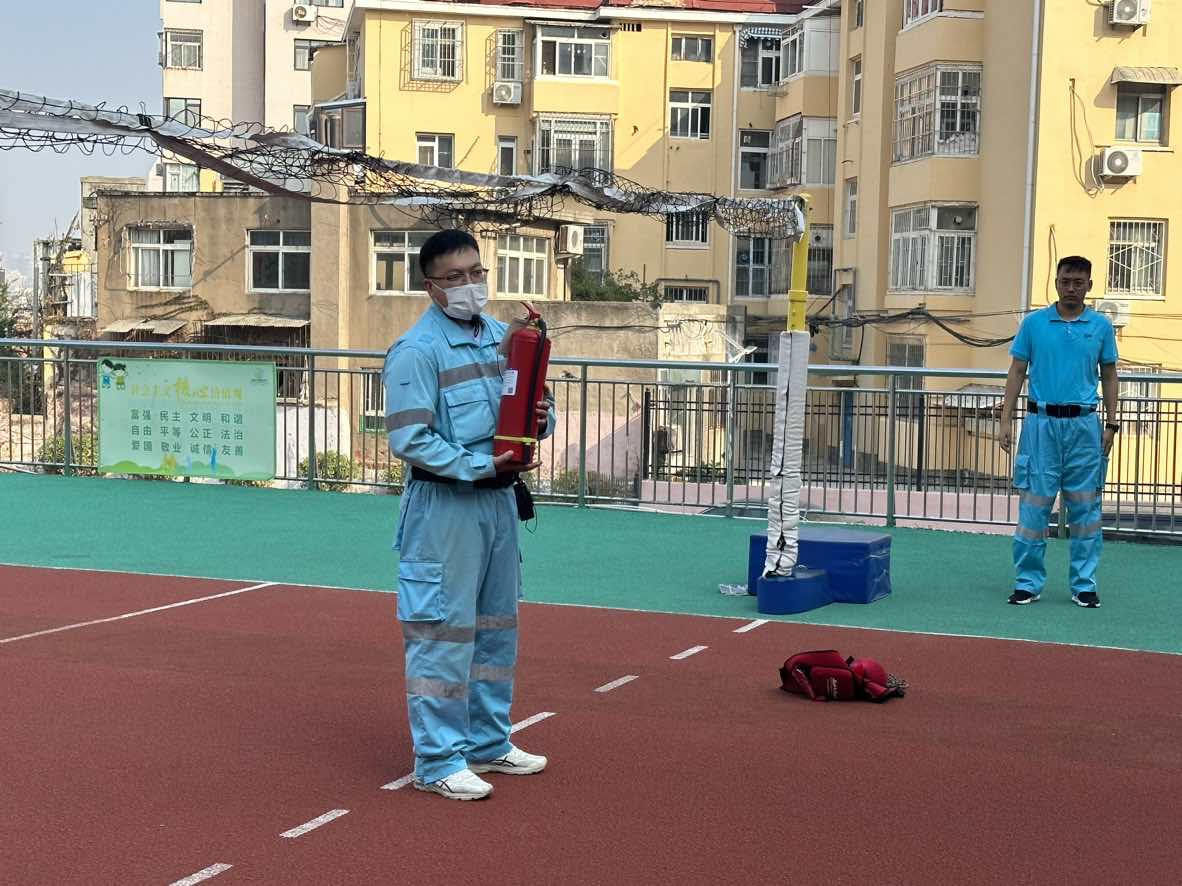 “消防运动”进校园 共筑安全“防火墙”——青岛长阳路小学、登州路街道广饶路社区“消防运动”主题社区运动会
