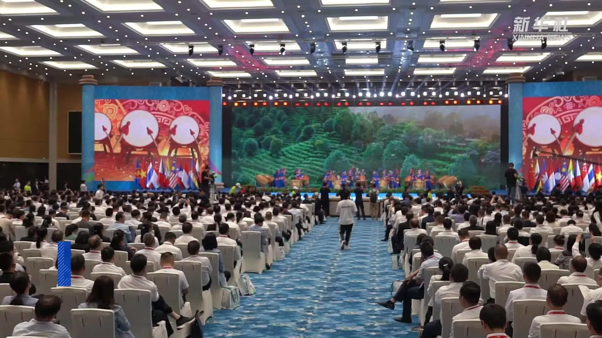 中国—东盟人力资源服务博览会在广西南宁举行