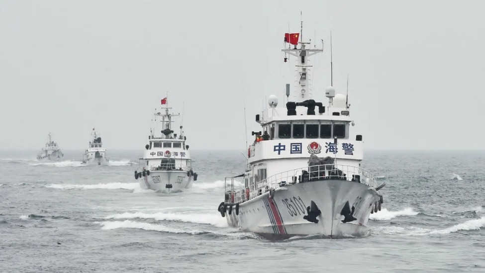 中国海警依法管控日非法进入钓鱼岛领海船只_凤凰网