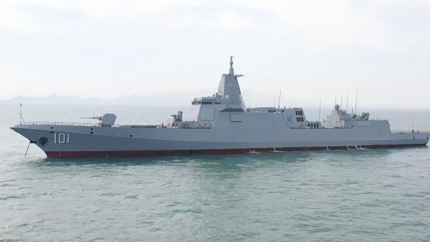 日防卫省：中国海军多批舰艇进入太平洋，101南昌舰首次穿过奄美海峡_凤凰网