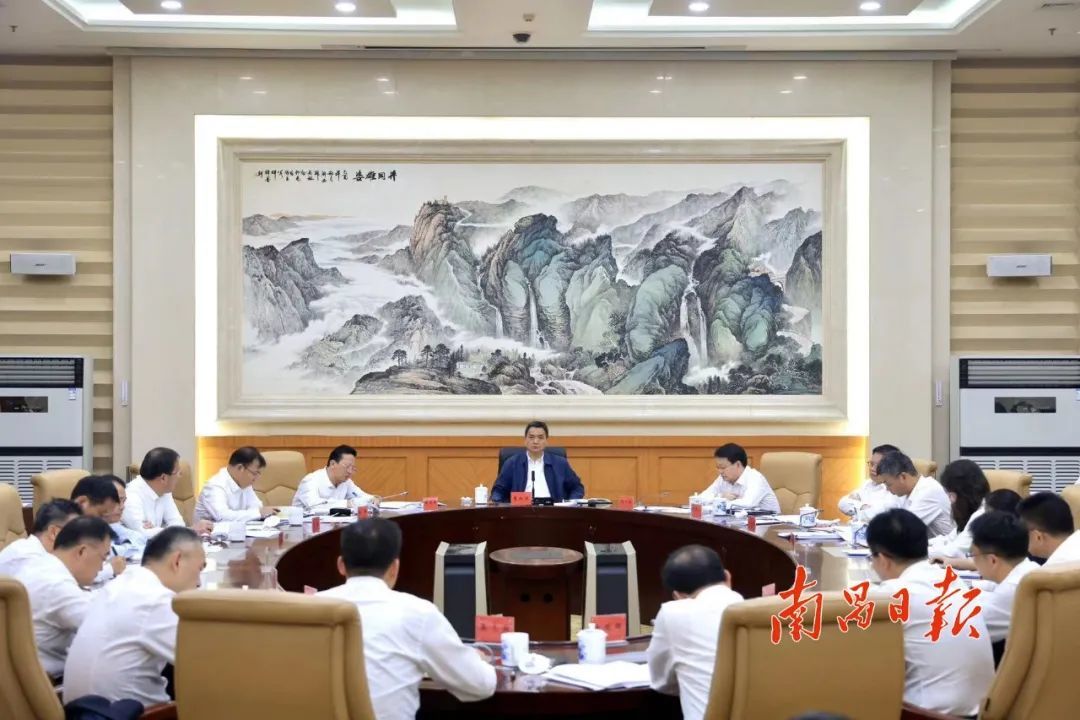 李红军主持召开县区委书记专题座谈会