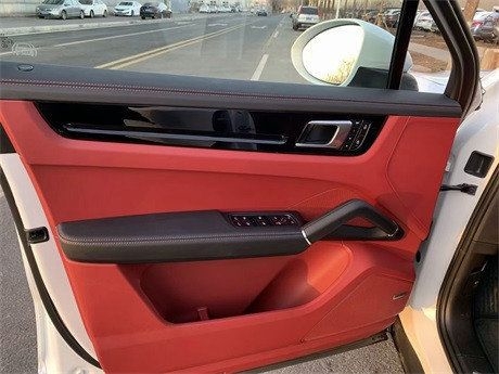 座椅调节,bose环绕音响,防眩目后视镜,助力转向升级,7色氛围灯)金属漆