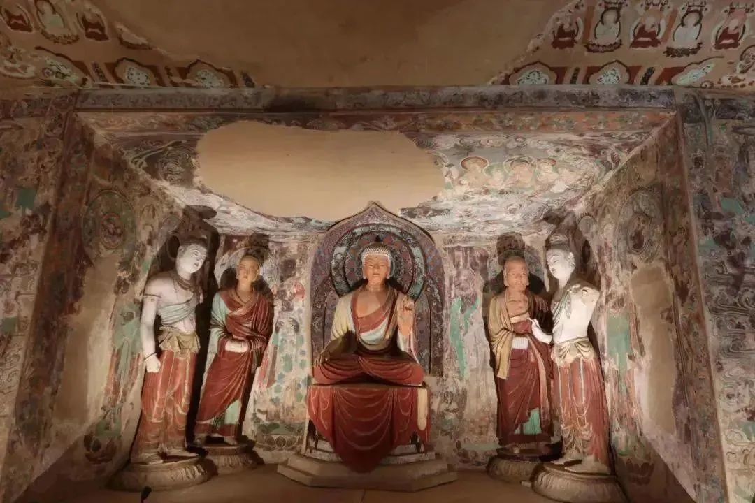 ▲西壁佛龛及彩塑复原 图源网络