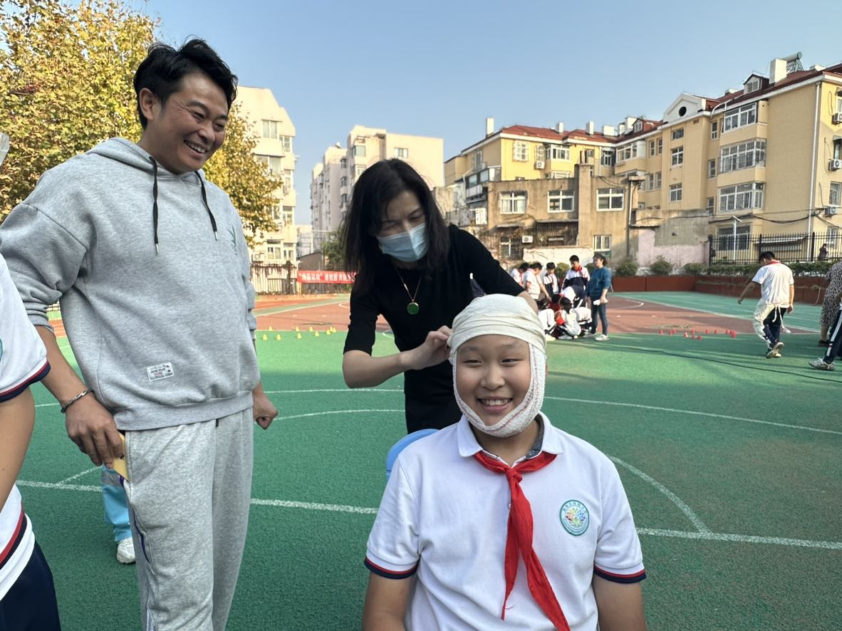 “消防运动”进校园 共筑安全“防火墙”——青岛长阳路小学、登州路街道广饶路社区“消防运动”主题社区运动会