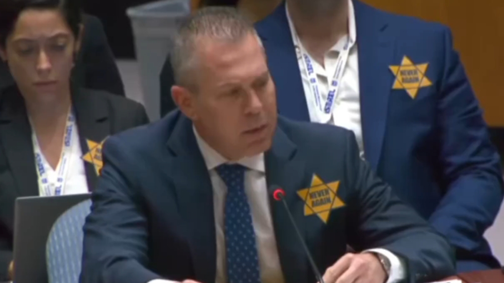 安理会上以色列代表佩戴黄星，曾是德国纳粹强迫犹太人佩戴的标识