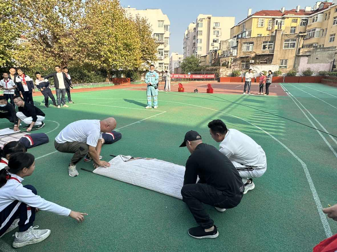“消防运动”进校园 共筑安全“防火墙”——青岛长阳路小学、登州路街道广饶路社区“消防运动”主题社区运动会