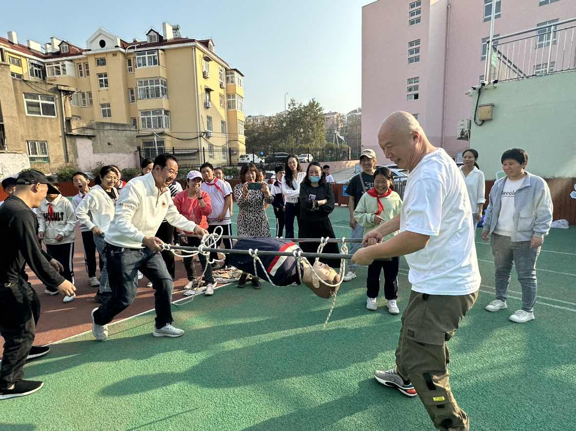“消防运动”进校园 共筑安全“防火墙”——青岛长阳路小学、登州路街道广饶路社区“消防运动”主题社区运动会
