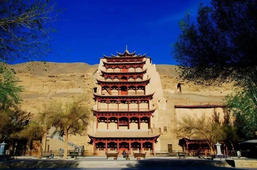 ▲莫高窟九层楼 图源网络
