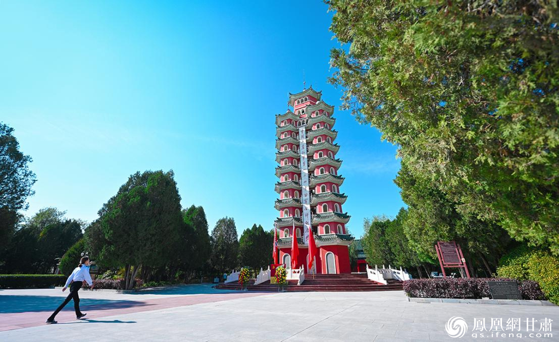 中国工农红军第一二四方面军会师纪念塔屹立在会宁大地,记录着那个历史性时刻。杨艺锴 摄