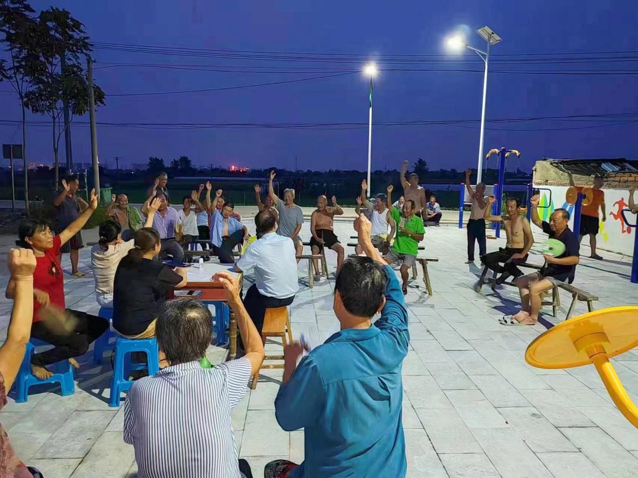 图二：历阳镇兴圩村“板凳会”现场